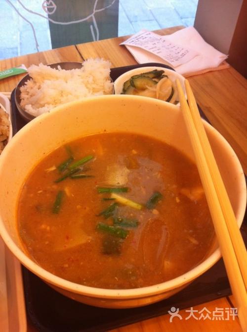 掌上韓品（吳江路店）掌上點(diǎn)評(píng) 熱鬧美食街上的便捷韓式小館